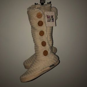 Mukluks Slippers